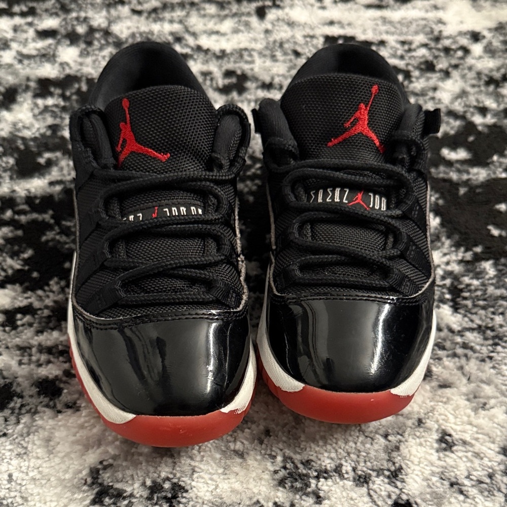 Jordan 11 bred low kids size 13c